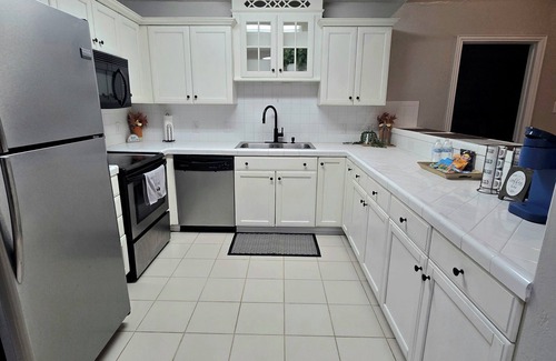 Tyler House | Rest A While Townhome