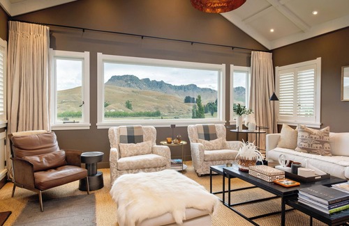 Tuki Tuki House | Rest and relax at one of Hawkes Bay's most luxurious riverside retreats.