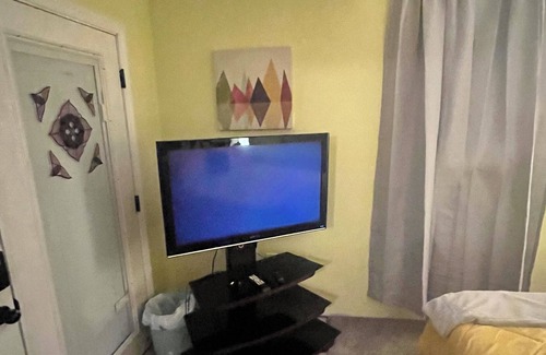 Macungie House | Rest and Relax! Near Dorney, Bear Creek skiing, PPL, ABE, and much more!!!