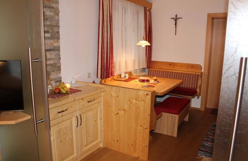 Puch bei Hallein Apartment | Rest and relaxation with stunning mountain views - Garconniere "Untersbergblick"
