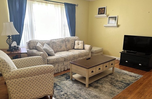 Jamestown House | Rest and Respite-a cozy home to gather in on vacation or be near family at LSS.
