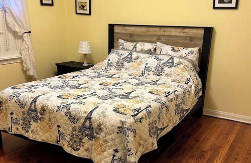 Jamestown House | Rest and Respite-a cozy home to gather in on vacation or be near family at LSS.