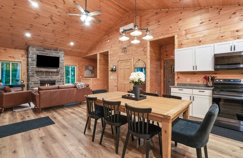 McArthur Cabin | Rest Easy | Hocking Hills