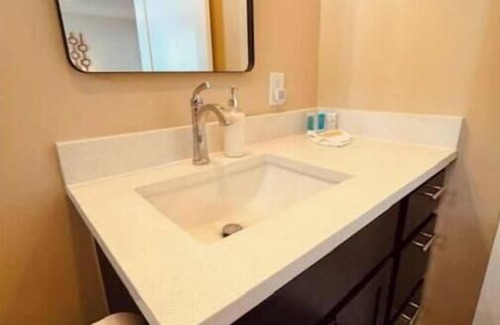 Limon Apartment | Rest & Recharge [Madera Room #5] free EV charging