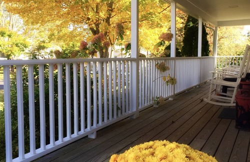 Mystic - New London House | Rest, Relax, Retreat - A 3bdrm Mystic Getaway- Children 6+ welcome