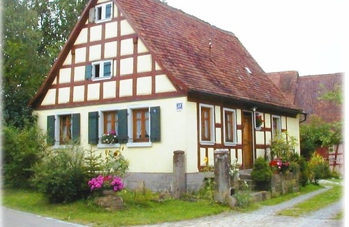 Neusitz Apartment | Restauriertes Bauernhäuschen im Zentrum von Schweinsdorf