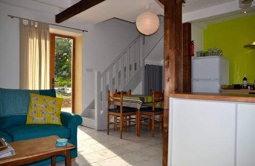 Auriolles Cottage | Restful and relaxing holiday cottage in South West France with swimming pool