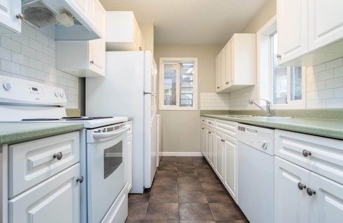 Regional District of Nanaimo House | Restful and Serene ♦ Quiet Neighborhood ♦ Washer/Dryer