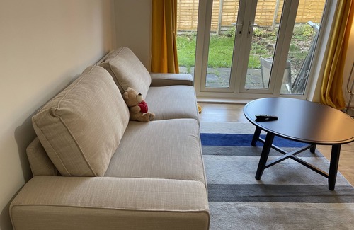 Central Milton Keynes House | Restful family house 5 minutes walk to Milton Keynes Mall