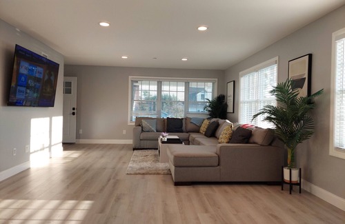Lindenhurst House | Restful Hotel-Inspired Modern Retreat, A New Cozy 3BR, 2BA Open Concept Home