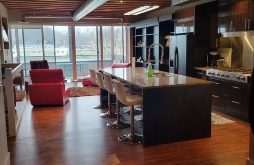 Port Stanley House | Restful Portside Retreat! 2 minute walk to the beach
