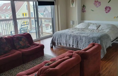 Port Stanley House | Restful Portside Retreat! 2 minute walk to the beach