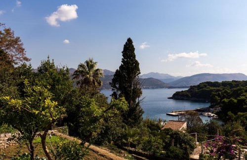Kolocep Island Villa | Restful Villa in Dalmatia with Garden