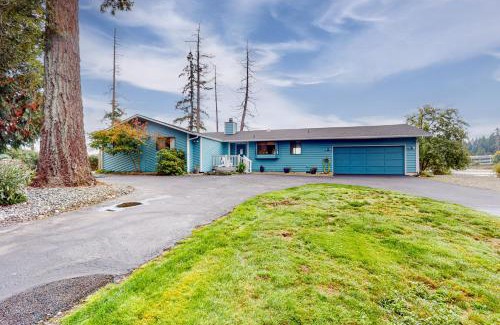 Erlands Point-Kitsap Lake House | Resting Eagle Beach House