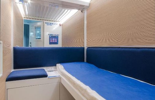 Ferno Hotel | Resting Pods - -ZZZleepandGo MXP Airport