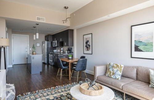Reston Apartment | Reston 2br w pool gym nr dining drinks WDC-830