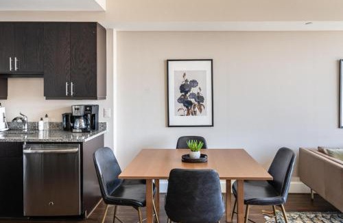 Reston Apartment | Reston 2br w pool gym nr dining drinks WDC-830