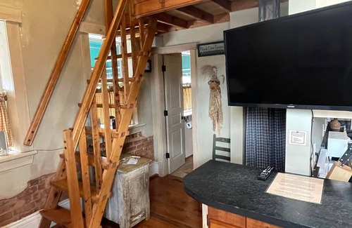 Bedford Apartment | Restored 1840's Downtown Loft Near Blue Ridge Parkway