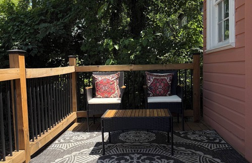 Berkeley Springs House | Restored 1870s 4BR, 2.5 bath, formal dining, in the heart of Berkeley Springs