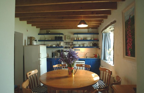 Caherdaniel Cottage | Restored 18C coastguard cottage on the shore of the beautiful Kenmare estuary