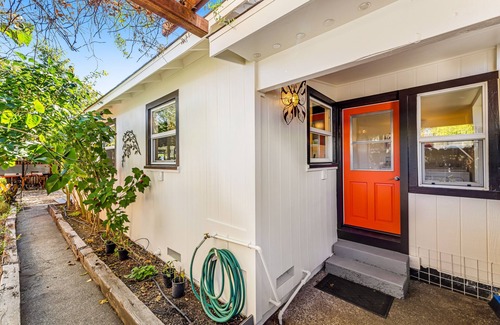 Windsor Cottage | Restored country home with private hot tub, amazing garden patio & firepit