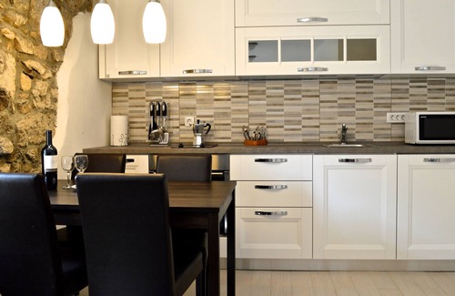 Lupoglav Apartment | Restored stone house in an Istrian mountain village