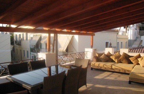 Vathi House | Restored traditional family home,metres from town centre