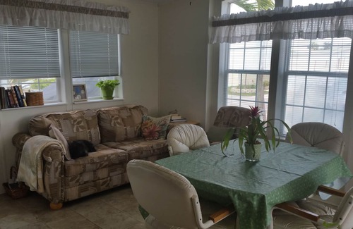 Naples House | Retired resident of sunny Naples