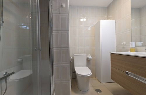 Distrito Oeste Condo | Retiro Arbeyal Gijón, el Piso Cerca de la Playa en la Zona Residencial