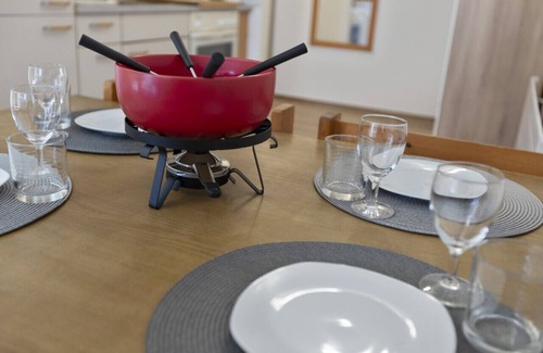 Leukerbad Apartment | Retraite Alpine: Studio Paisible et Rénové