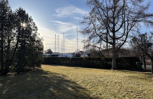Saint-Paul-de-l'Ile-aux-Noix Ski Chalet | Retraite au Rivage: Échappez à l'Ordinaire dans ce Chalet au Bord de l'Eau!