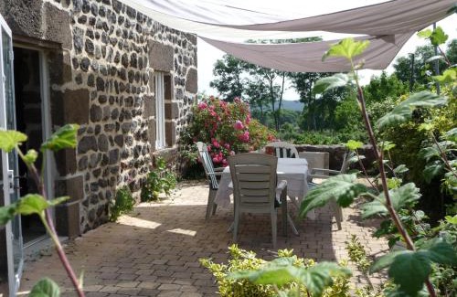 Seneujols Bed & Breakfast | Retraite Champêtre Proche du Puy-en-Velay avec Accès Chemin de Compostelle et Lac du Bouchet - FR-1-582-455