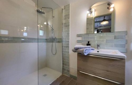 La Coquille House | Retraite paisible en maisonnette au bord d'un lac - FR-1-839-3