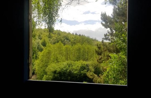 Belle-Isle-en-Terre Other | Retraite rustique en bordure de forêt à la campagne