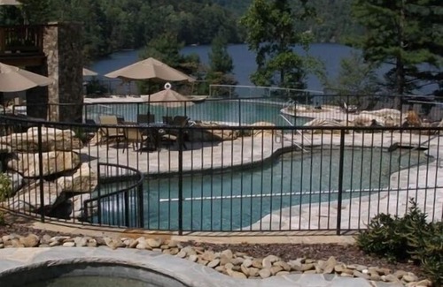 Bear Lake Reserve Condo | Retreat at Bear Lake - Get-a-way - close to Lake Club!