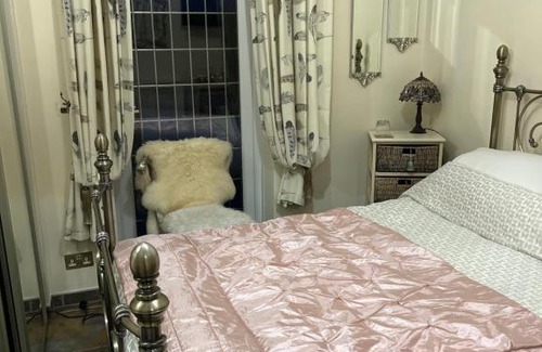 Ayr Bed & Breakfast | Retreat at The Knowe Auchincruive Estate