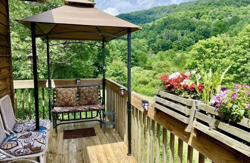 Glenville Apartment | 'Retreat! Comfy, Private w/Mountain View! 1 Ntr's Ok! Nearby Lake, town 5 miles!