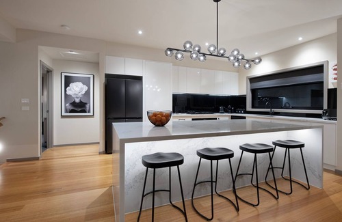 Daylesford House | Retreat Lake Daylesford - Walking Distance to Lake Daylesford - Free Wifi!