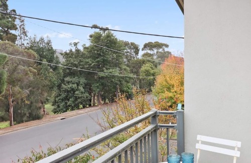 Newtown House | Retreat on Gairloch I Geelong River Hideaway