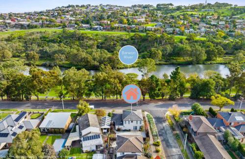 Newtown House | Retreat on Gairloch I Geelong River Hideaway