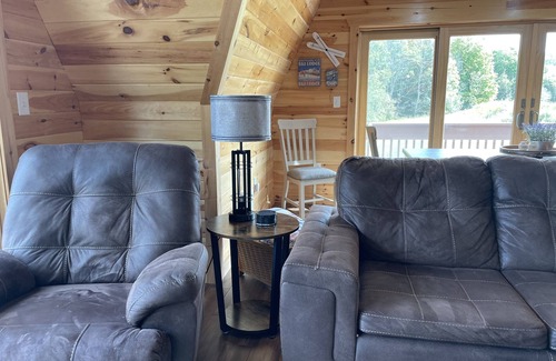 Clymer Cabin | Retreat on Pekin Hill nClose to skiing, splash lagoon,