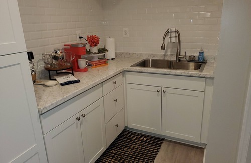 Severn House | Retreat on Sage Brush Court (Basement Suite w/private entrance)
