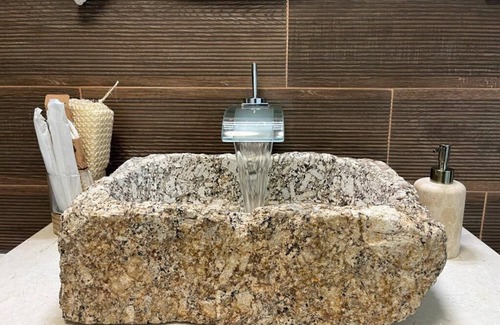 Mozelos Apartment | Retreat Premium Suite fountain