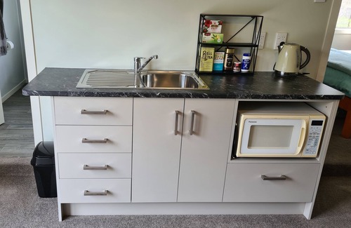 Cheltenham Apartment | Retreat to the farm and enjoy the native bush and stream.