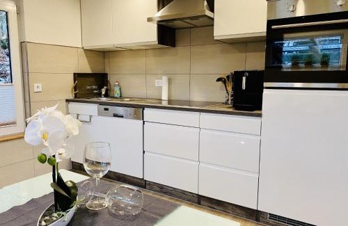 Guentersberge House | Retreat with Private Garden, cleaning included