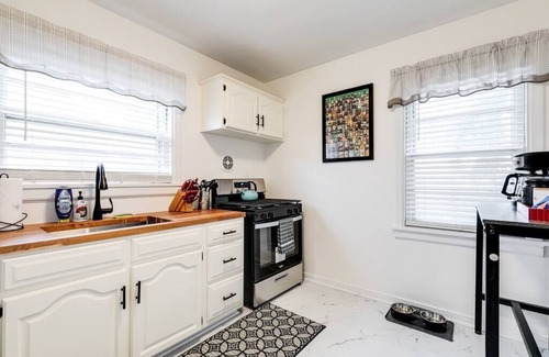 Richmond House | Retreat Zen/3br ranch house/private parking/FIRE-PIT/RF