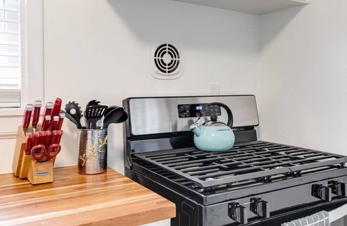 Richmond House | Retreat Zen/3br ranch house/private parking/FIRE-PIT/RF