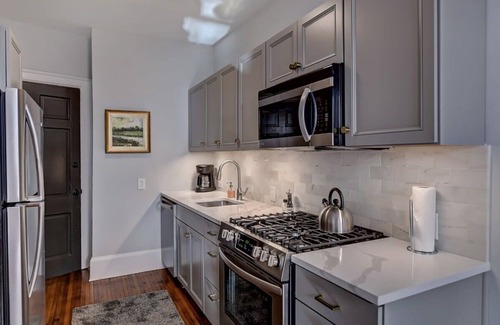 Charlotte Condo | Retro 1BR King Condo | Elizabeth - Plaza Midwood