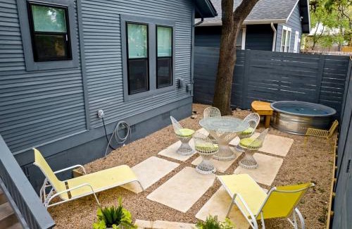 South River City House | Retro Austin Home S Congress Ave