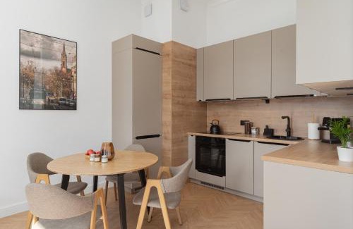 Srodmiescie Apartment | Retro Design Spot close to Off-Piotrkowska